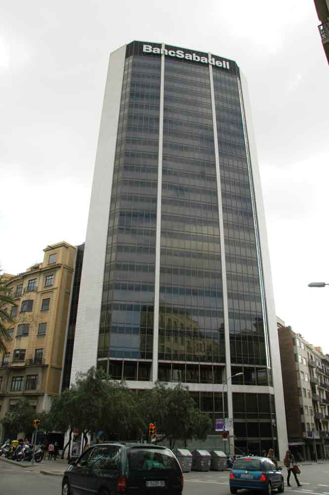 Barcelona - edificio Banc de Sabadell.jpg